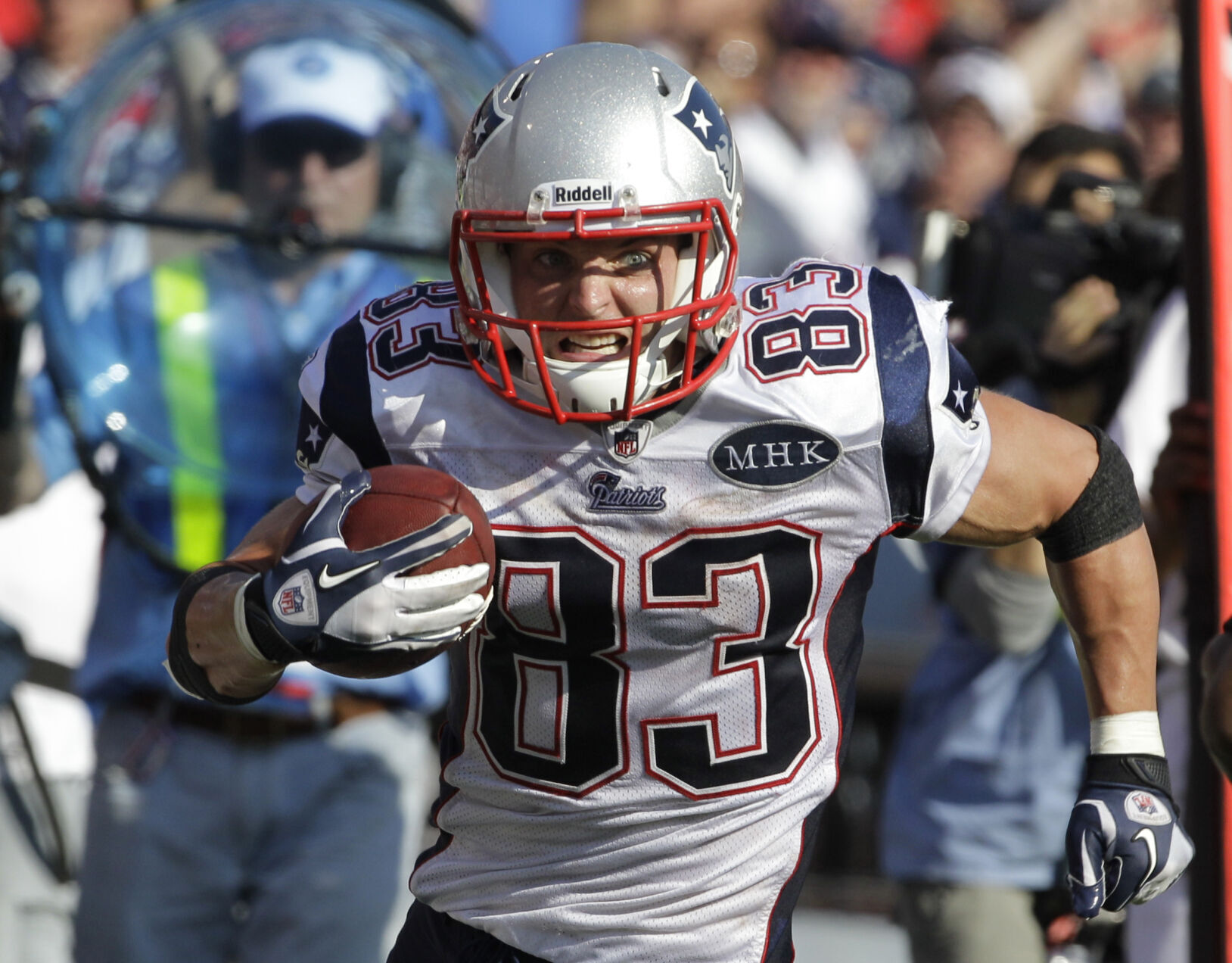 2011: Wes Welker sets Patriots record with 217 receiving yards
